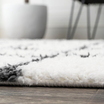 Arenal Geometric Grid Shag Area Rug